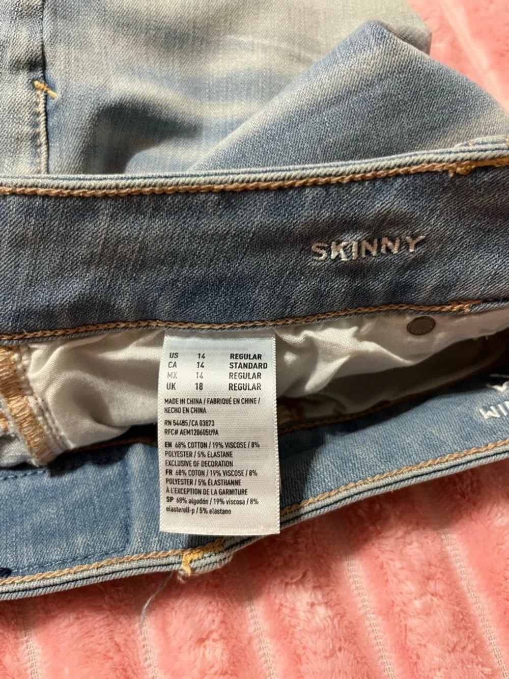 American Eagle Outfitters Distressed Light Blue Women's Ripped Skinny Jeans